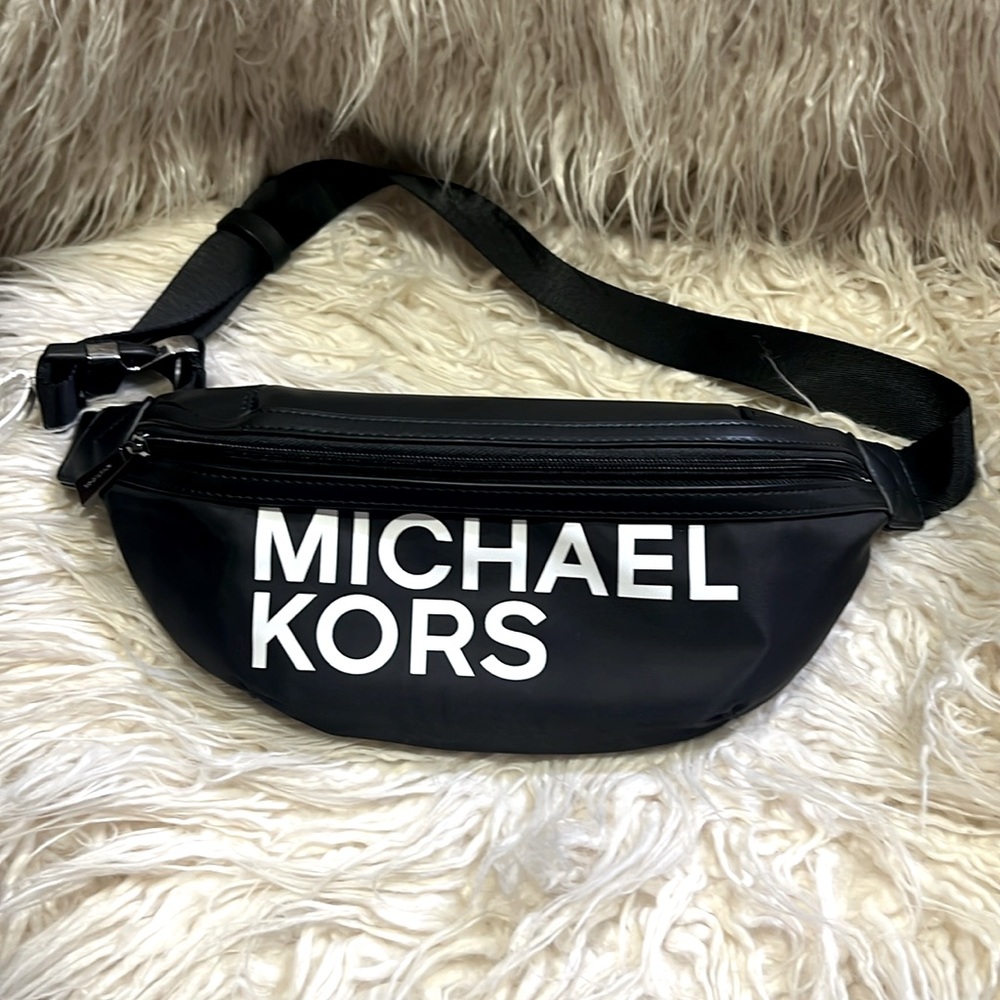 Michael Kors Black Belt Bag Sleek Design Adjustable Strap - Picture 2 of 5